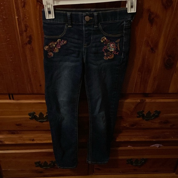 PREOWNED  GIRLS PANTS SIZE 7-8! IN EXCELLENT CONDITION! SMOKE FREE HOME! - Picture 1 of 3